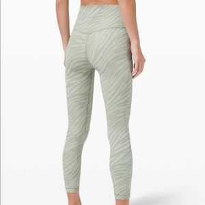Le Tigre camo Lululemon Align leggings size 6
